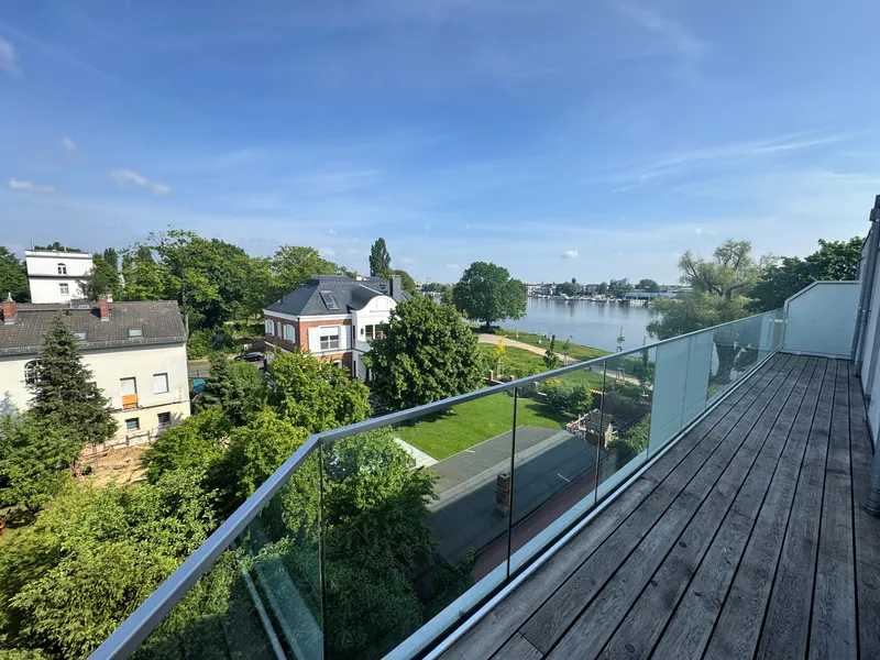 Exklusives Wohndesign am Wasser: Erstklassige Ausstattung nahe Adlershof & BER — photo 1